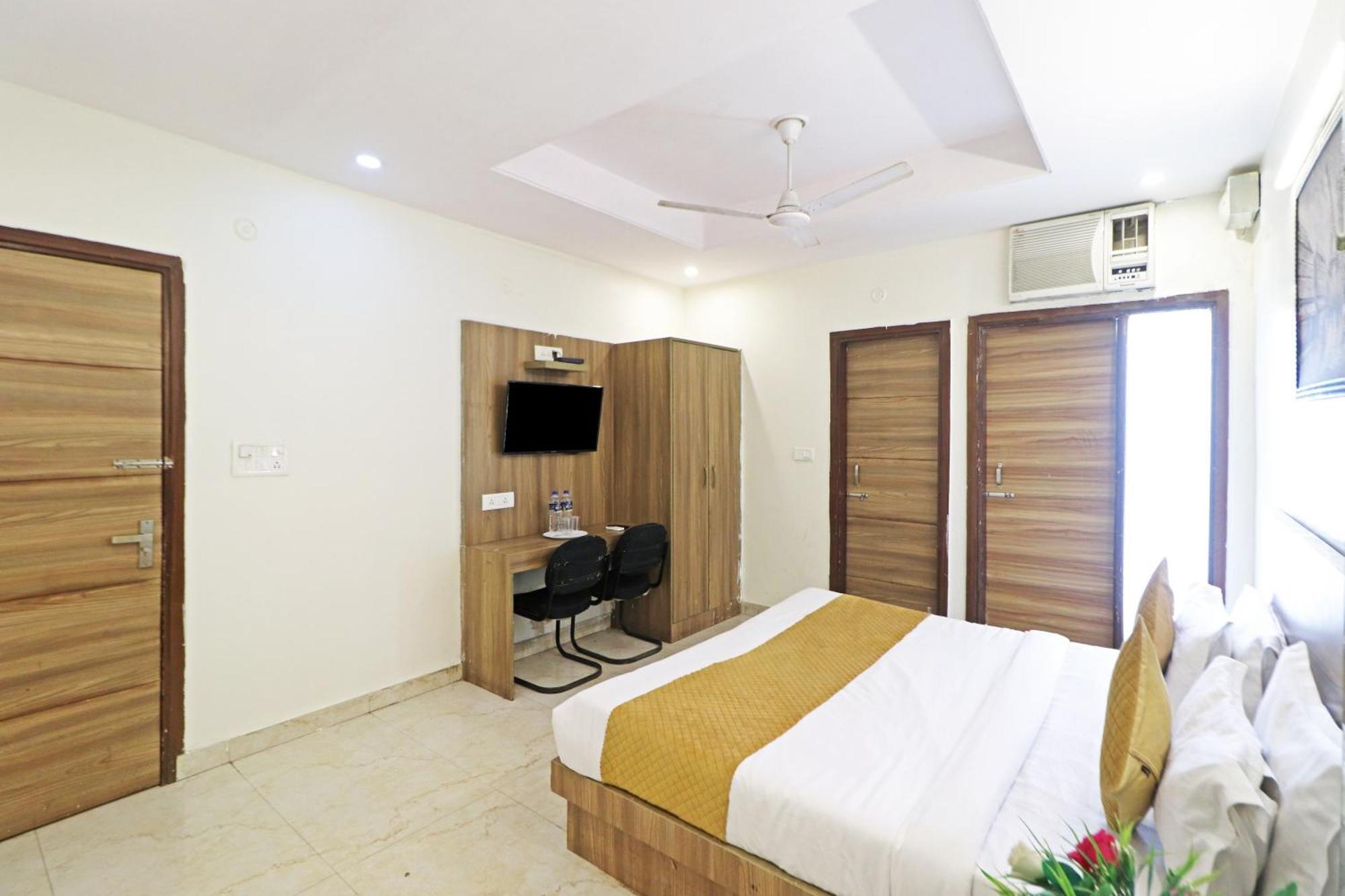 Hotel Aerostar Gold - Opposite Max Healthcare Delhi  Exterior foto